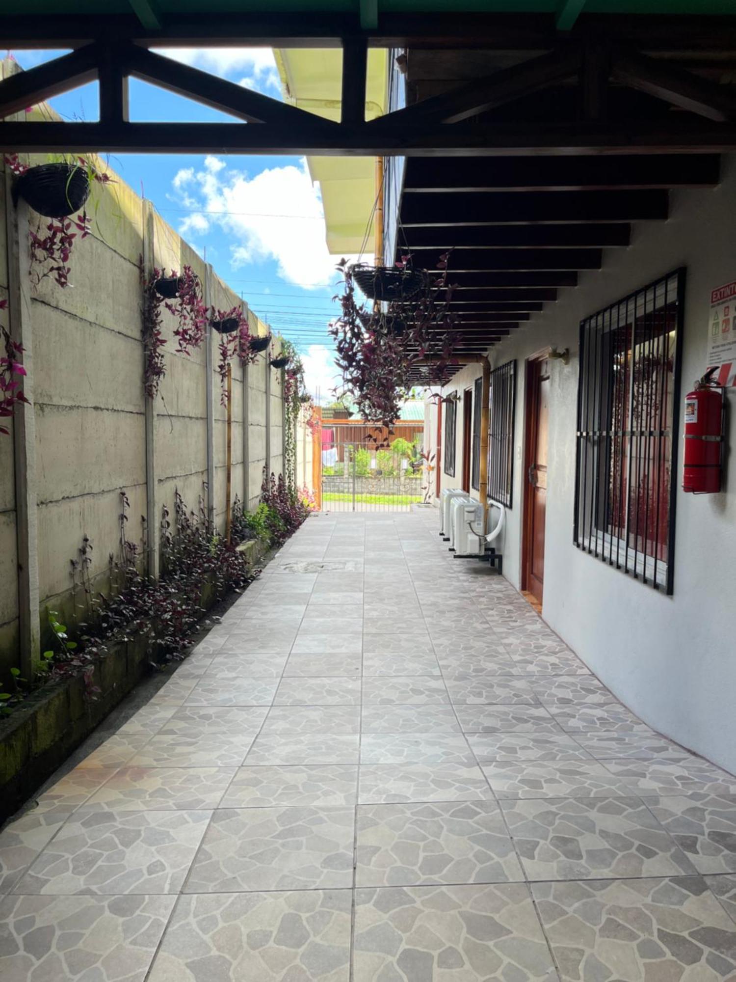 Arenal Sloth Hostel La Fortuna Εξωτερικό φωτογραφία